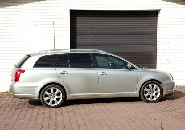 Toyota Avensis cena 13900 przebieg: 198000, rok produkcji 2005 z Kolno małe 407
